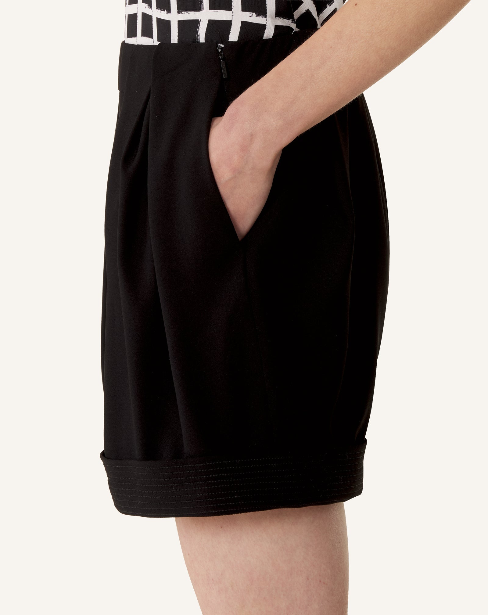 Short Plissé En Crêpe Black | Lanvin Women